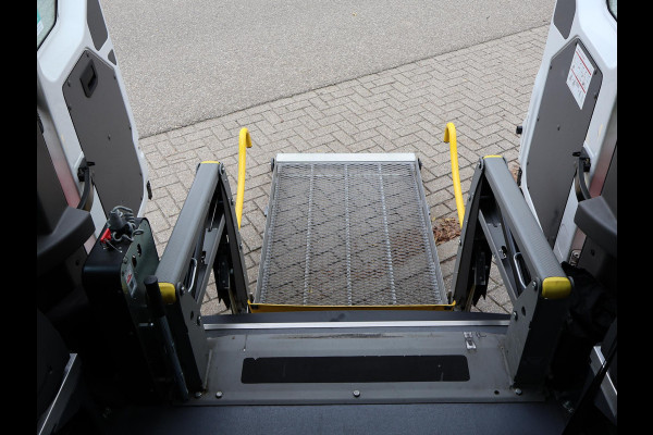 Volkswagen Crafter 2.0 TDI ROLSTOEL AUTO 9-PERS. + 4 ROLSTOELEN *EXCL. BTW* - EURO 6 - LIFT