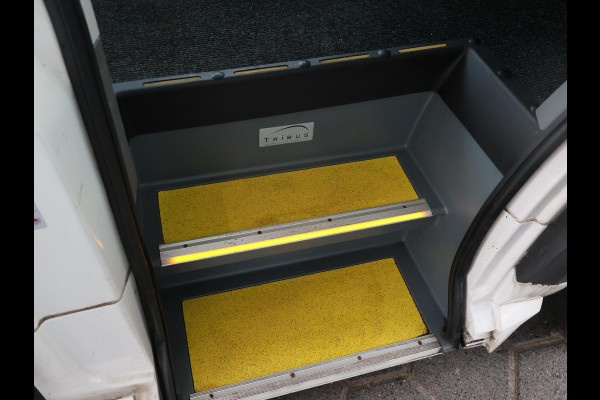 Volkswagen Crafter 2.0 TDI ROLSTOEL AUTO 9-PERS. + 4 ROLSTOELEN *EXCL. BTW* - EURO 6 - LIFT