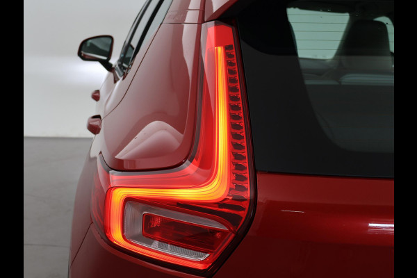 Volvo XC40 1.5 T4 RECHARGE 211 PK AUT. INSCRIPTION + TREKHAAK | LEDER | HARMAN/KARDON | STOELVERW. V+A | ADAPTIVE CRUISE