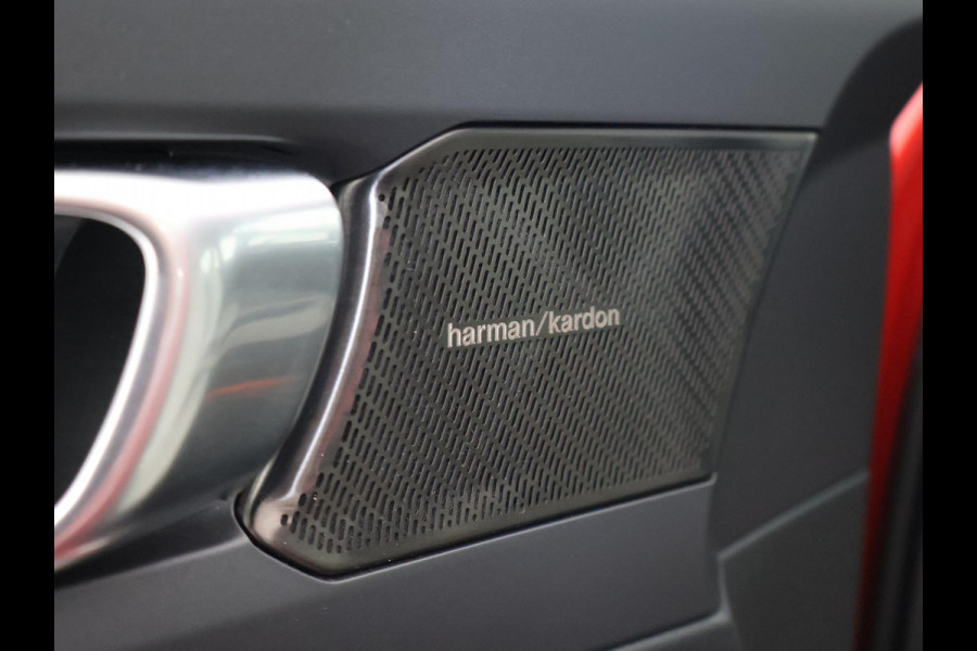 Volvo XC40 1.5 T4 RECHARGE 211 PK AUT. INSCRIPTION + TREKHAAK | LEDER | HARMAN/KARDON | STOELVERW. V+A | ADAPTIVE CRUISE