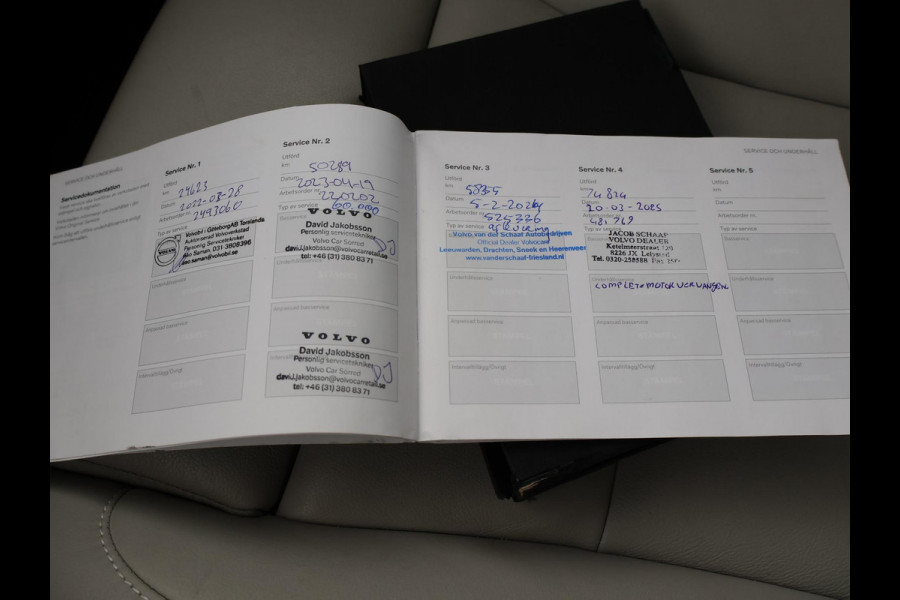 Volvo XC40 1.5 T4 RECHARGE 211 PK AUT. INSCRIPTION + TREKHAAK | LEDER | HARMAN/KARDON | STOELVERW. V+A | ADAPTIVE CRUISE