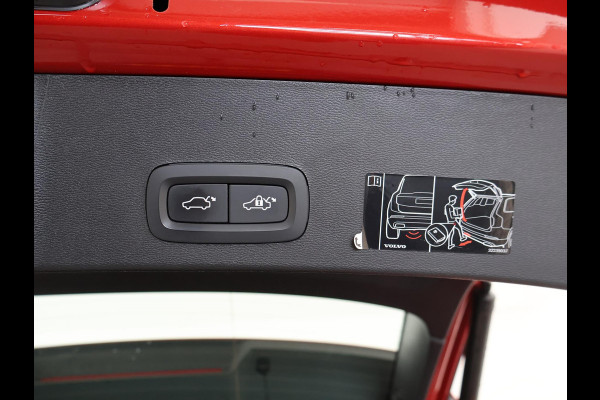 Volvo XC40 1.5 T4 RECHARGE 211 PK AUT. INSCRIPTION + TREKHAAK | LEDER | HARMAN/KARDON | STOELVERW. V+A | ADAPTIVE CRUISE