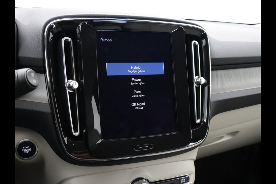 Volvo XC40 1.5 T4 RECHARGE 211 PK AUT. INSCRIPTION + TREKHAAK | LEDER | HARMAN/KARDON | STOELVERW. V+A | ADAPTIVE CRUISE