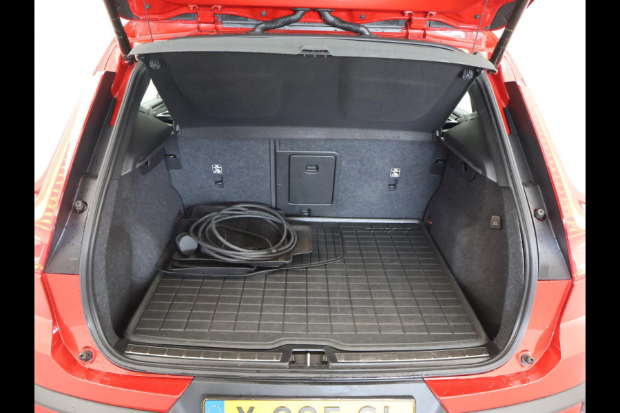 Volvo XC40 1.5 T4 RECHARGE 211 PK AUT. INSCRIPTION + TREKHAAK | LEDER | HARMAN/KARDON | STOELVERW. V+A | ADAPTIVE CRUISE