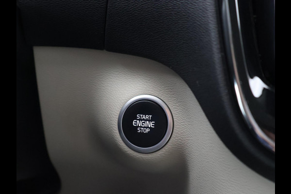 Volvo XC40 1.5 T4 RECHARGE 211 PK AUT. INSCRIPTION + TREKHAAK | LEDER | HARMAN/KARDON | STOELVERW. V+A | ADAPTIVE CRUISE