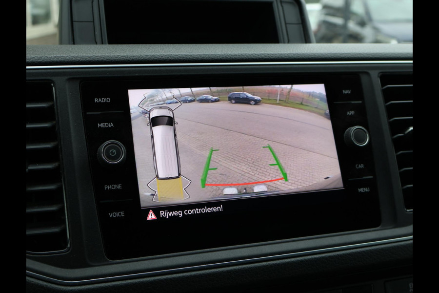 Volkswagen Crafter 35 2.0 TDI 140 PK DSG L3H3 + 3000 KG TREKHAAK + ADAPTIVE CRUISE / STUUR+ STOELVERW. / MASSAGE / LED / CAMERA