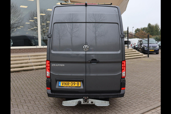Volkswagen Crafter 35 2.0 TDI 140 PK DSG L3H3 + 3000 KG TREKHAAK + ADAPTIVE CRUISE / STUUR+ STOELVERW. / MASSAGE / LED / CAMERA