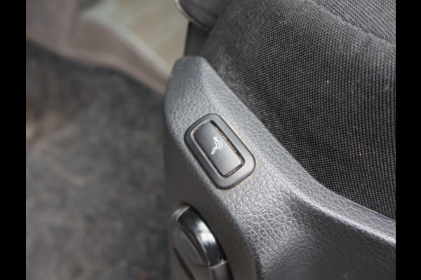 Volkswagen Crafter 35 2.0 TDI 140 PK DSG L3H3 + 3000 KG TREKHAAK + ADAPTIVE CRUISE / STUUR+ STOELVERW. / MASSAGE / LED / CAMERA