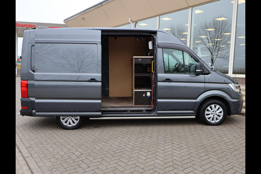 Volkswagen Crafter 35 2.0 TDI 140 PK DSG L3H3 + 3000 KG TREKHAAK + ADAPTIVE CRUISE / STUUR+ STOELVERW. / MASSAGE / LED / CAMERA