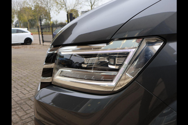 Volkswagen Crafter 35 2.0 TDI 140 PK DSG L3H3 + 3000 KG TREKHAAK + ADAPTIVE CRUISE / STUUR+ STOELVERW. / MASSAGE / LED / CAMERA