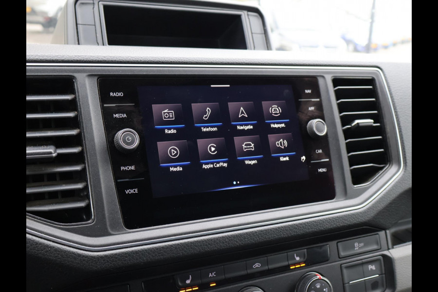 Volkswagen Crafter 35 2.0 TDI 140 PK DSG L3H3 + 3000 KG TREKHAAK + ADAPTIVE CRUISE / STUUR+ STOELVERW. / MASSAGE / LED / CAMERA