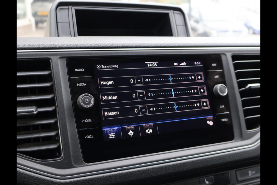 Volkswagen Crafter 35 2.0 TDI 140 PK DSG L3H3 + 3000 KG TREKHAAK + ADAPTIVE CRUISE / STUUR+ STOELVERW. / MASSAGE / LED / CAMERA