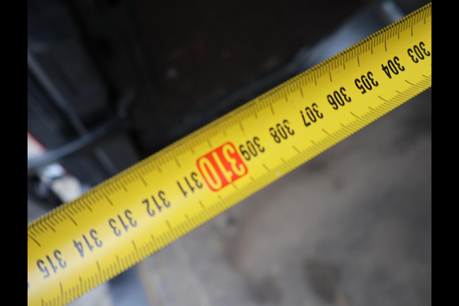 Volkswagen Crafter 35 2.0 TDI 140 PK DSG L3H3 + 3000 KG TREKHAAK + ADAPTIVE CRUISE / STUUR+ STOELVERW. / MASSAGE / LED / CAMERA