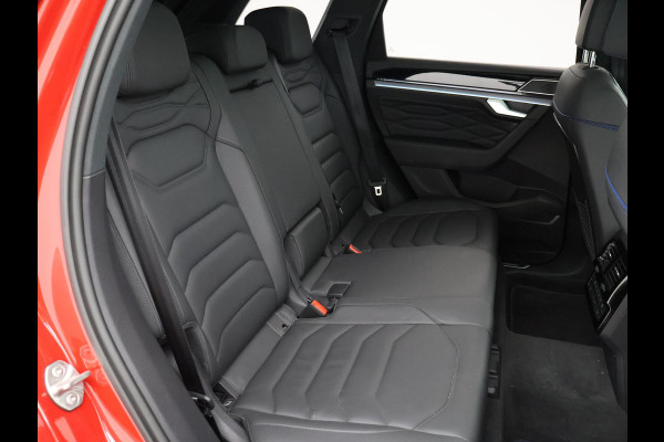 Volkswagen Touareg R 3.0 TSi V6 eHybrid 4MOTION R 462 PK *CHILI RED* + PANORAMA | STOELVENTILATIE | LUCHTVERING | DYNAUDIO | HEAD-UP DISPLAY