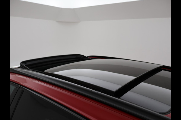 Volkswagen Touareg R 3.0 TSi V6 eHybrid 4MOTION R 462 PK *CHILI RED* + PANORAMA | STOELVENTILATIE | LUCHTVERING | DYNAUDIO | HEAD-UP DISPLAY