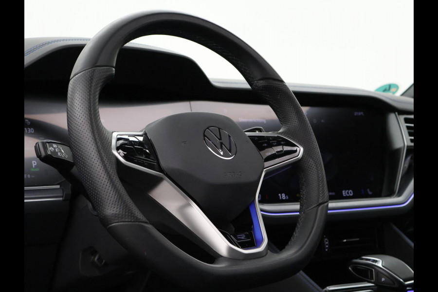 Volkswagen Touareg R 3.0 TSi V6 eHybrid 4MOTION R 462 PK *CHILI RED* + PANORAMA | STOELVENTILATIE | LUCHTVERING | DYNAUDIO | HEAD-UP DISPLAY