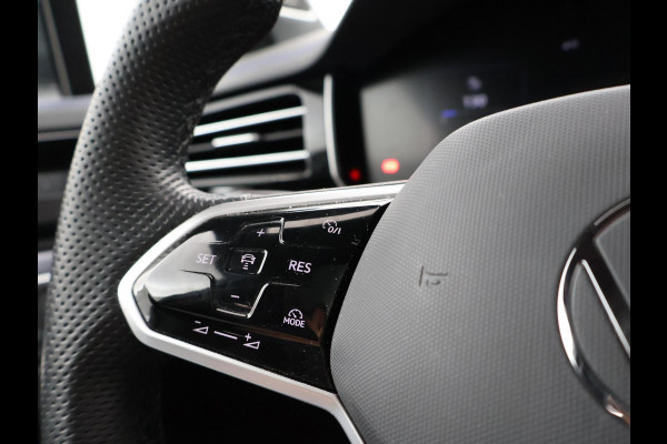 Volkswagen Touareg R 3.0 TSi V6 eHybrid 4MOTION R 462 PK *CHILI RED* + PANORAMA | STOELVENTILATIE | LUCHTVERING | DYNAUDIO | HEAD-UP DISPLAY