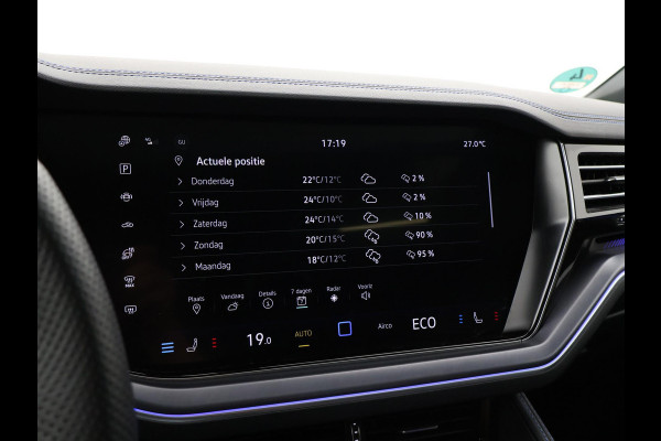 Volkswagen Touareg R 3.0 TSi V6 eHybrid 4MOTION R 462 PK *CHILI RED* + PANORAMA | STOELVENTILATIE | LUCHTVERING | DYNAUDIO | HEAD-UP DISPLAY