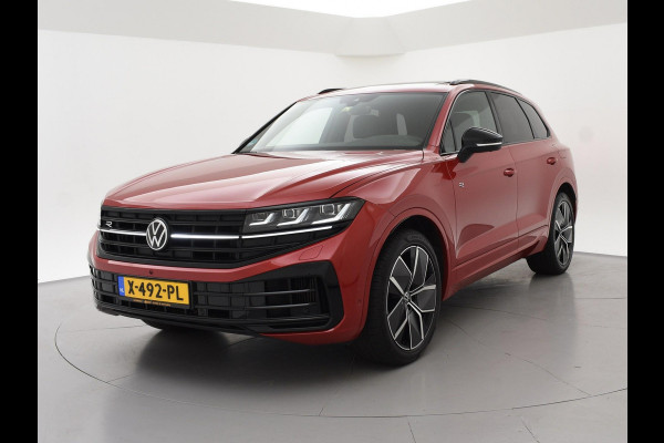 Volkswagen Touareg R 3.0 TSi V6 eHybrid 4MOTION R 462 PK *CHILI RED* + PANORAMA | STOELVENTILATIE | LUCHTVERING | DYNAUDIO | HEAD-UP DISPLAY