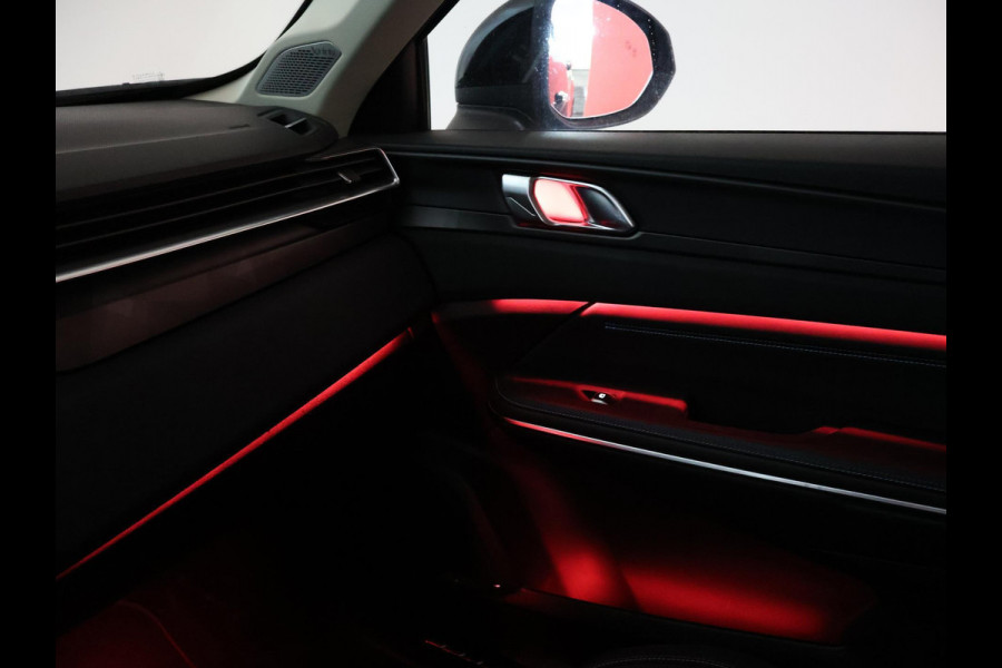 Lynk & Co 01 1.5 HYBRID 261 PK AUT. + PANORAMA | 360 CAMERA | SFEERVERLICHTING | ADAPTIVE CRUISE | FULL LED