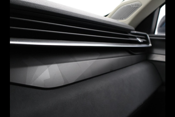 Lynk & Co 01 1.5 HYBRID 261 PK AUT. + PANORAMA | 360 CAMERA | SFEERVERLICHTING | ADAPTIVE CRUISE | FULL LED