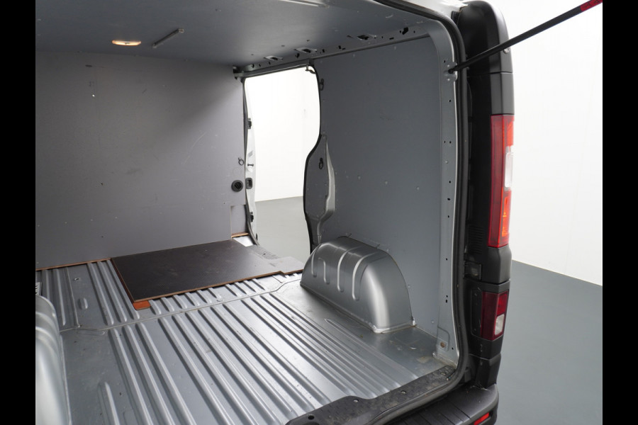 Opel Vivaro D 126PK Navi Camera Trekhaak Airco Pdc Cruise Control Edition EcoFlex 1.6CDTI L1H1 Schuifdeur Wandbetimmering Bluetooth Led Super Nette Bus 1e Eigenaar Euro 6 Origineel Nederlandse bus 2.000KG Trekgewicht