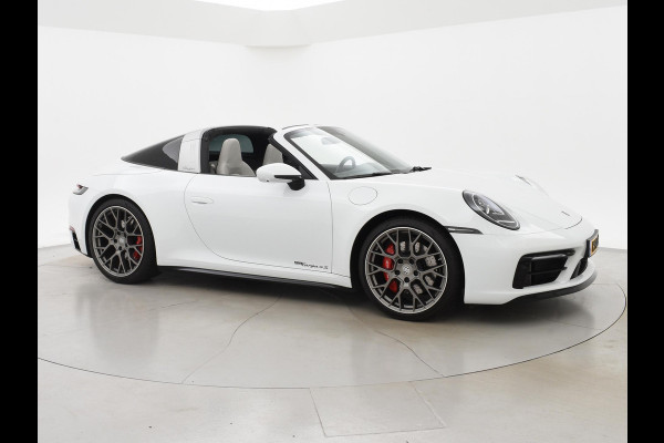 Porsche 911 TARGA 4S 3.0 992 ORIG. NL *17.979 KM* + SPORTUITLAAT / SFEERVERLICHTING / 360 CAMERA