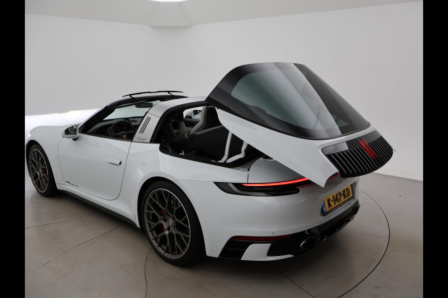 Porsche 911 TARGA 4S 3.0 992 ORIG. NL *17.979 KM* + SPORTUITLAAT / SFEERVERLICHTING / 360 CAMERA