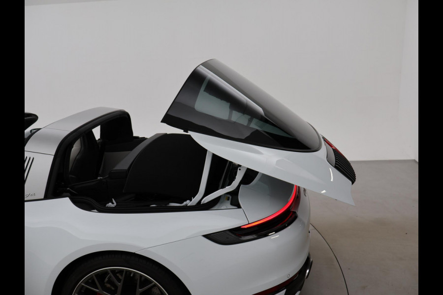 Porsche 911 TARGA 4S 3.0 992 ORIG. NL *17.979 KM* + SPORTUITLAAT / SFEERVERLICHTING / 360 CAMERA