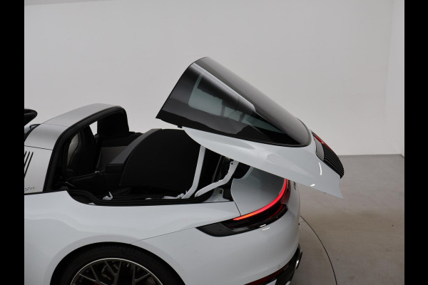 Porsche 911 TARGA 4S 3.0 992 ORIG. NL *17.979 KM* + SPORTUITLAAT / SFEERVERLICHTING / 360 CAMERA