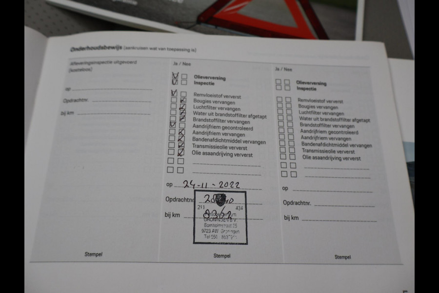 Porsche 911 TARGA 4S 3.0 992 ORIG. NL *17.979 KM* + SPORTUITLAAT / SFEERVERLICHTING / 360 CAMERA