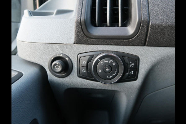 Ford Transit 310 2.0 125 PK TDCI *EURO 6* L2H2 + CAMERA / TREKHAAK 2600 KG / NAVI / DAB