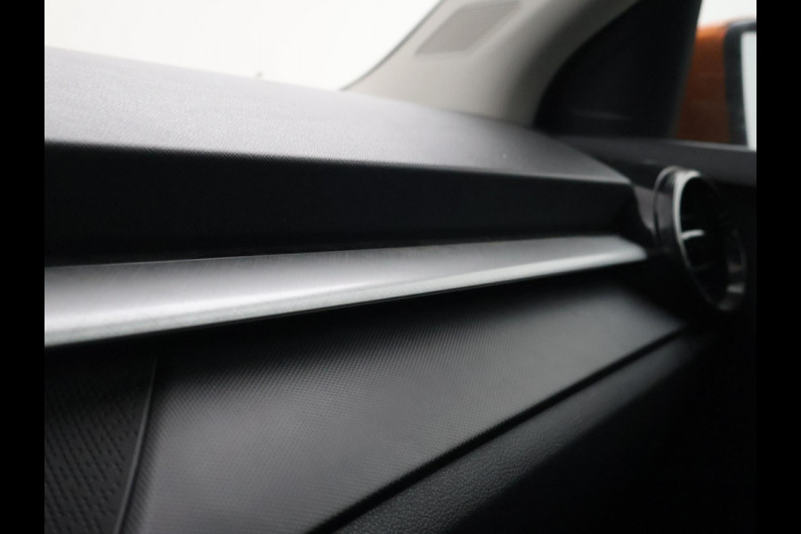 Škoda Fabia 1.0 TSI 95 PK + ADAPTIVE CRUISE | TREKHAAK | PANORAMA