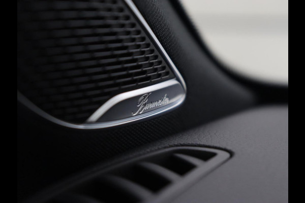 Mercedes-Benz A-Klasse 250e AMG Night | Burmester Surround | Carplay | Stoelverwarming | Widescreen | Leder/Alcantara | Camera | Sfeerverlichting | Navigatie | Park Assist | PHEV | Plug In
