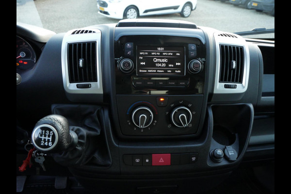 Opel Movano Opel Movano 2.2D 165PK, Meubelbak, Laadlift, Laadbak: L*B*H = 375*210*215 / Lading vastzetrail op 100 cm met 1 vastzetstang, Zijdeur rechtsachter Laadklep D'Hollandia 750 KG, plateau van 160 cm en met afstandsbediening en rolstops