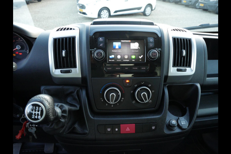 Opel Movano Opel Movano 2.2D 165PK, Meubelbak, Laadlift, Laadbak: L*B*H = 375*210*215 / Lading vastzetrail op 100 cm met 1 vastzetstang, Zijdeur rechtsachter Laadklep D'Hollandia 750 KG, plateau van 160 cm en met afstandsbediening en rolstops