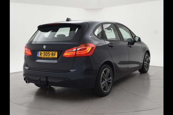 BMW 2 Serie Active Tourer 225xe 224 PK XDRIVE PLUG-IN HYBRID + STOELVERWARMING / AFN. TREKHAAK / NAVIGATIE