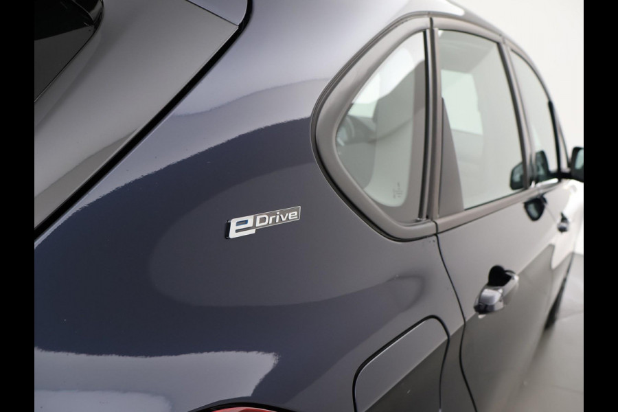 BMW 2 Serie Active Tourer 225xe 224 PK XDRIVE PLUG-IN HYBRID + STOELVERWARMING / AFN. TREKHAAK / NAVIGATIE
