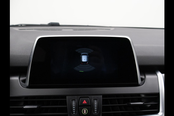 BMW 2 Serie Active Tourer 225xe 224 PK XDRIVE PLUG-IN HYBRID + STOELVERWARMING / AFN. TREKHAAK / NAVIGATIE