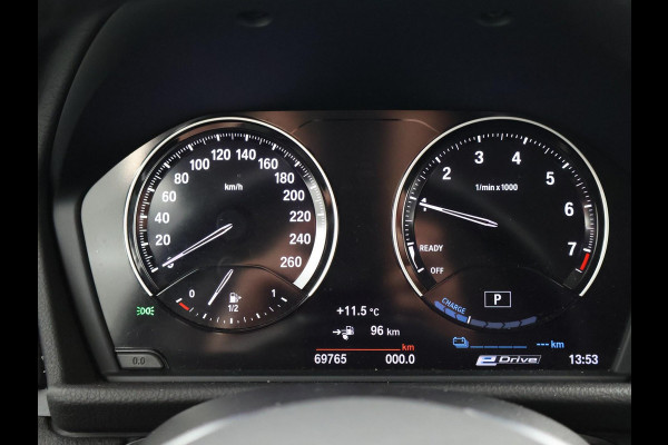 BMW 2 Serie Active Tourer 225xe 224 PK XDRIVE PLUG-IN HYBRID + STOELVERWARMING / AFN. TREKHAAK / NAVIGATIE