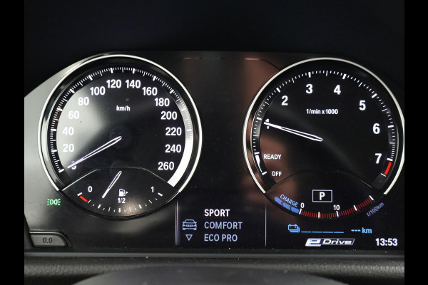 BMW 2 Serie Active Tourer 225xe 224 PK XDRIVE PLUG-IN HYBRID + STOELVERWARMING / AFN. TREKHAAK / NAVIGATIE