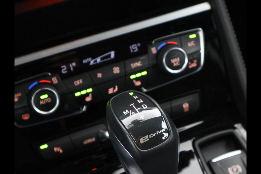 BMW 2 Serie Active Tourer 225xe 224 PK XDRIVE PLUG-IN HYBRID + STOELVERWARMING / AFN. TREKHAAK / NAVIGATIE