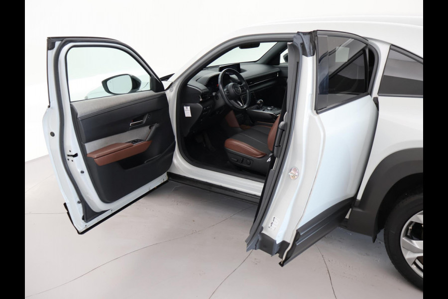 Mazda MX-30 e-SkyActiv 145 PK FIRST EDITION 36 kWh + HEAD-UP | CAMERA | APPLE CARPLAY | MEMORY | ADAPTIVE CRUISE