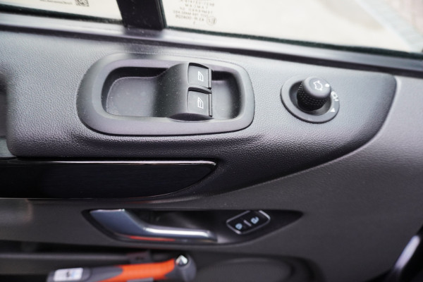 Ford Transit Custom 290S 2.0 TDCI 170PK L1H1 Sport Automaat Nr. V032 | Airco | Adap.Cruise | Navi | Camera