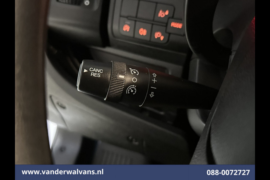 Peugeot Boxer 2.2 BlueHDi 141pk Bakwagen Laadklep Euro6 Airco | Cruisecontrol | 1055kg laadvermogen Bijrijdersbank