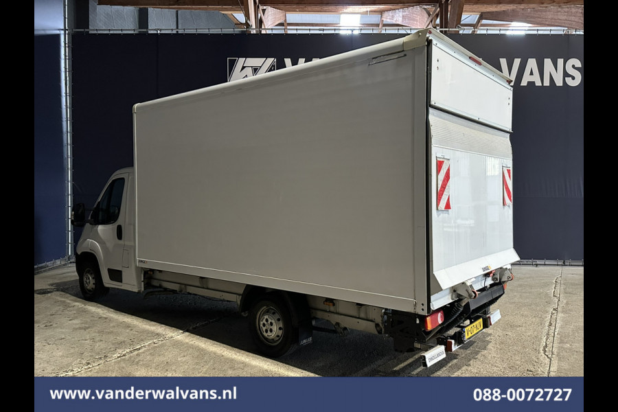 Peugeot Boxer 2.2 BlueHDi 141pk Bakwagen Laadklep Euro6 Airco | Cruisecontrol | 1055kg laadvermogen Bijrijdersbank