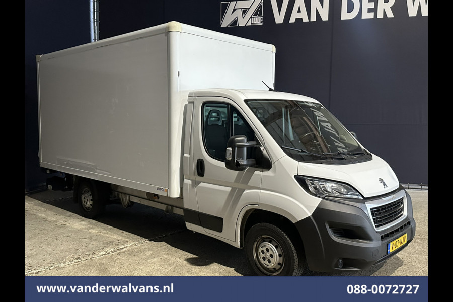 Peugeot Boxer 2.2 BlueHDi 141pk Bakwagen Laadklep Euro6 Airco | Cruisecontrol | 1055kg laadvermogen Bijrijdersbank