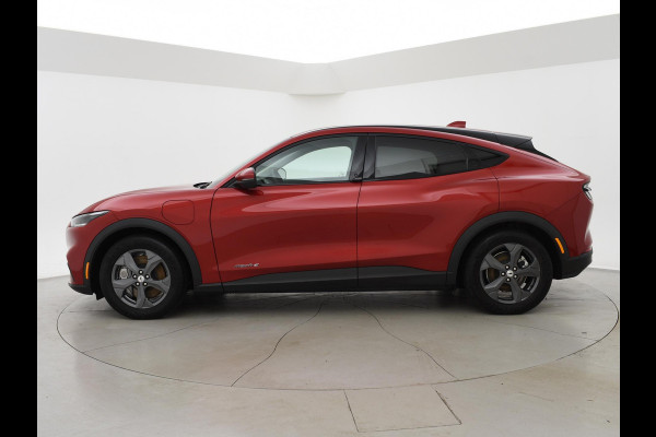 Ford Mustang Mach-E 75kWh LUCID RED + STUURVERW. / ADAPTIVE CRUISE / CARPLAY