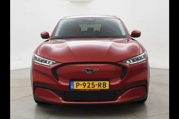 Ford Mustang Mach-E 75kWh LUCID RED + STUURVERW. / ADAPTIVE CRUISE / CARPLAY