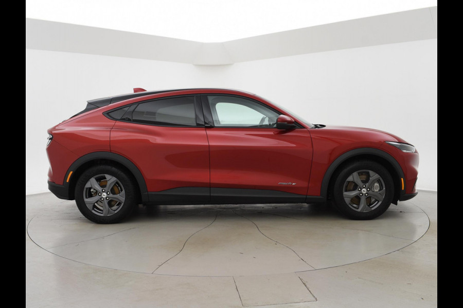 Ford Mustang Mach-E 75kWh LUCID RED + STUURVERW. / ADAPTIVE CRUISE / CARPLAY